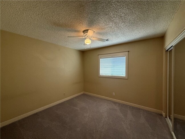 Building Photo - 760 Crestwood Dr