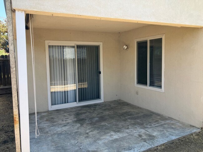 Building Photo - 2025 Wylie Dr