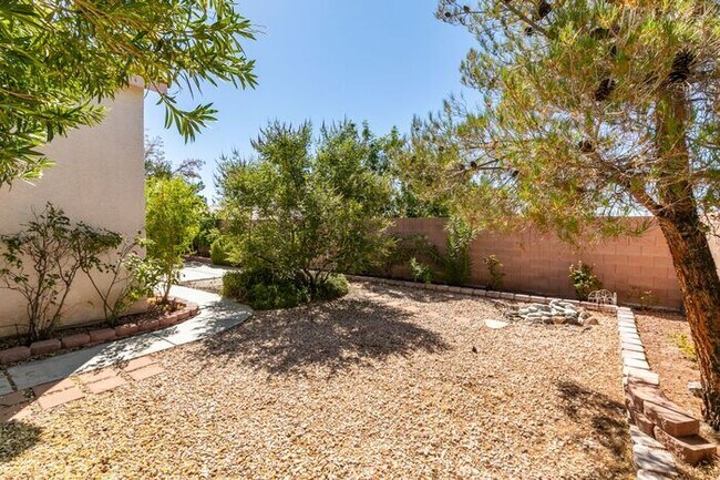Building Photo - Charming Henderson Home on a Corner Cul-de-Sac Lot