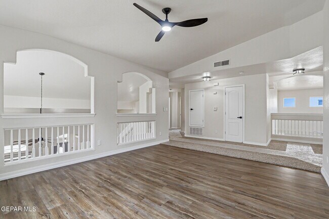 Building Photo - 3121 Tierra Paola Ln