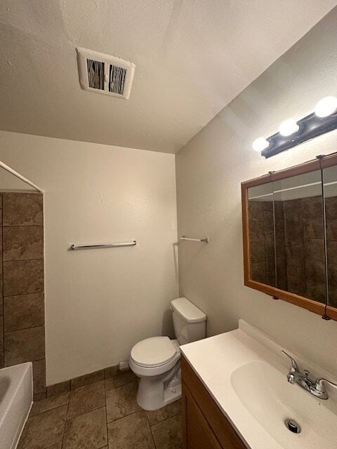 Building Photo - 2-Bedroom Apartment, 1st Floor, Near Transportation