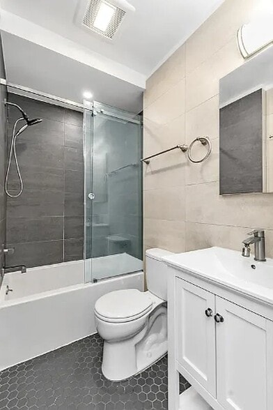 Building Photo - 341 W 48th St