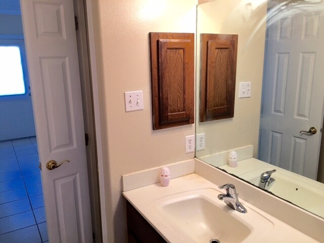 Building Photo - 1806 S Linden St