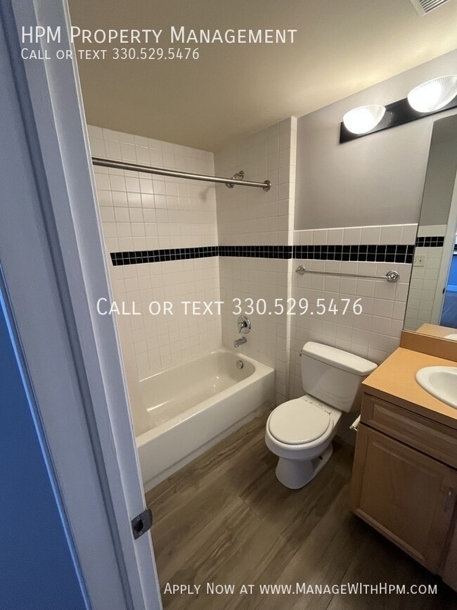 Building Photo - 2404 Prospect Ave E