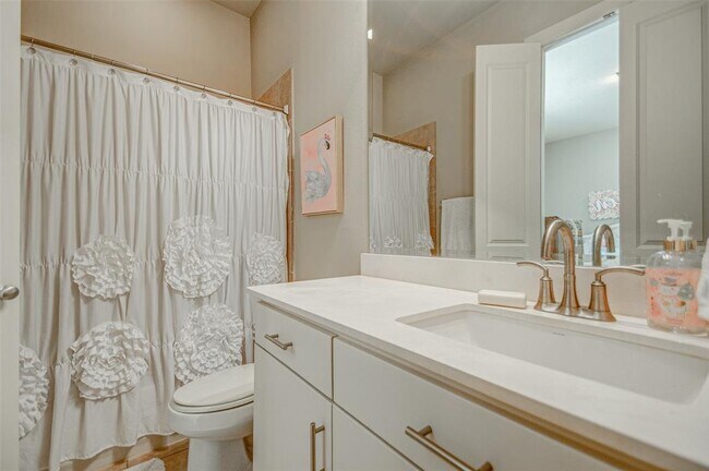 Building Photo - 7333 Valley View Ln