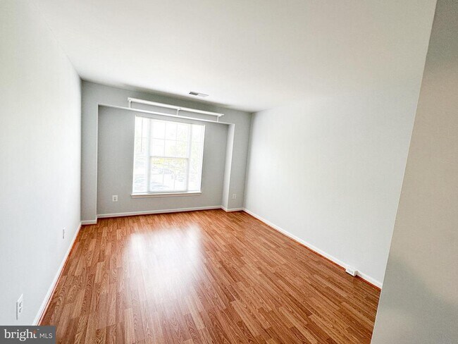 Building Photo - 20910 Butterwood Falls Terrace