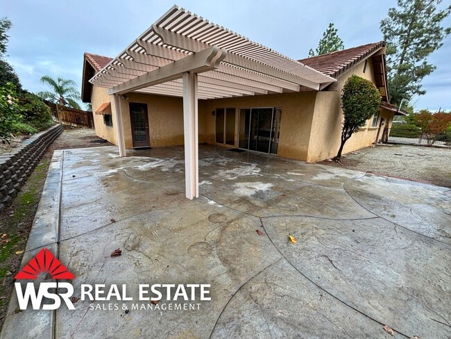 Building Photo - Home for rent in Canyon Crest!