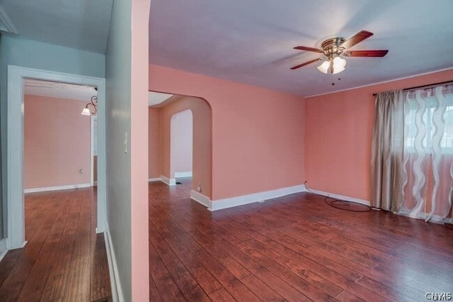 Building Photo - 637 Coffeen St