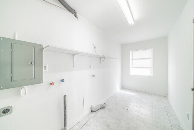 Building Photo - 7015 Kopman Dr