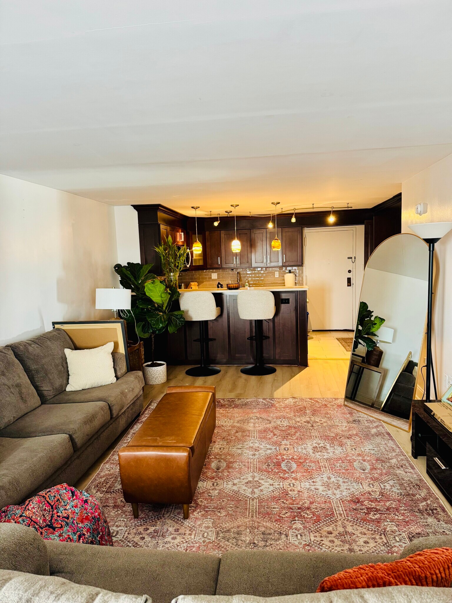 Building Photo - 725 Miller Ave