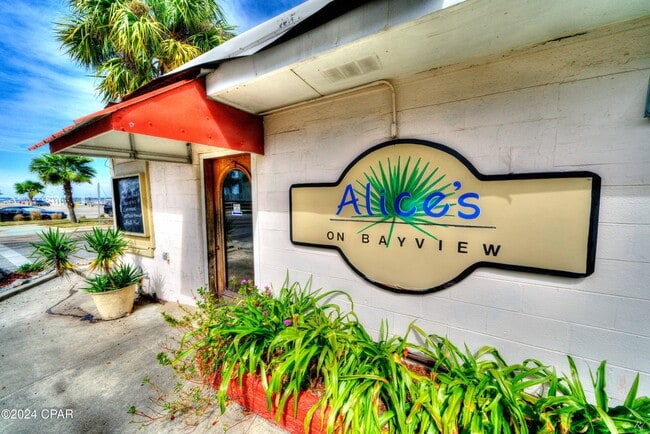 Building Photo - 1305 Calhoun Ave