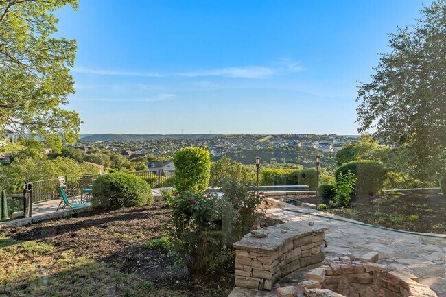 Building Photo - 1400 Camelback