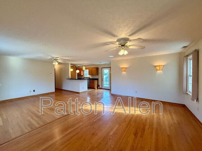 Building Photo - 74 Oakdale Dr