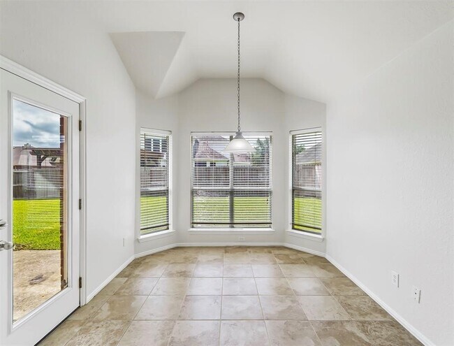 Building Photo - 2501 Shady Falls Ln