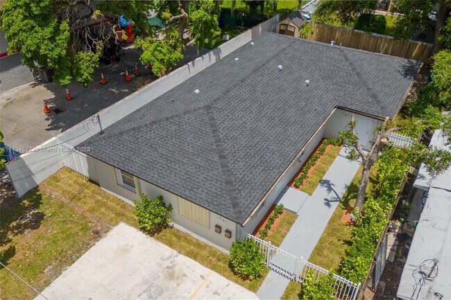 Building Photo - 2185 NW 41st St