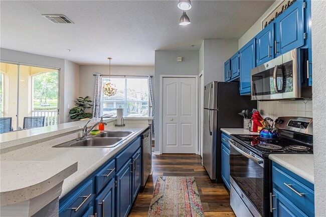 Building Photo - 8913 Legacy Ct