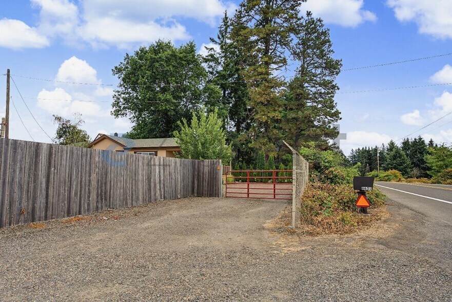 Building Photo - Unit
