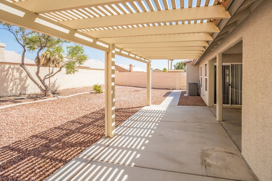 Building Photo - 4416 W La Madre Way