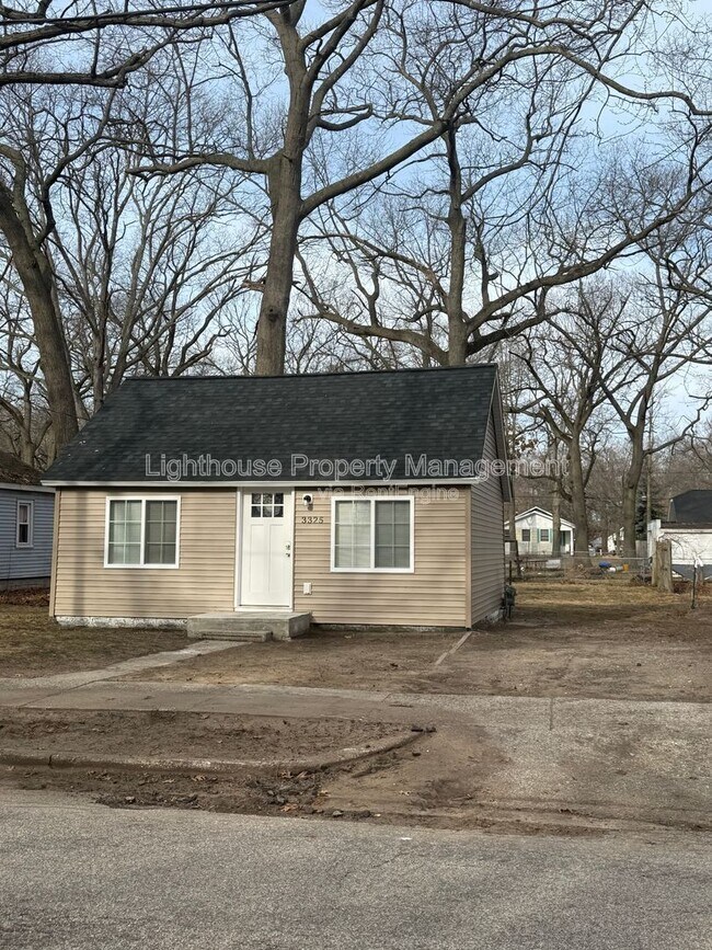 Building Photo - 3325 9th St