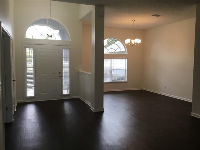 Building Photo - 157 N Lake Cunningham Ave