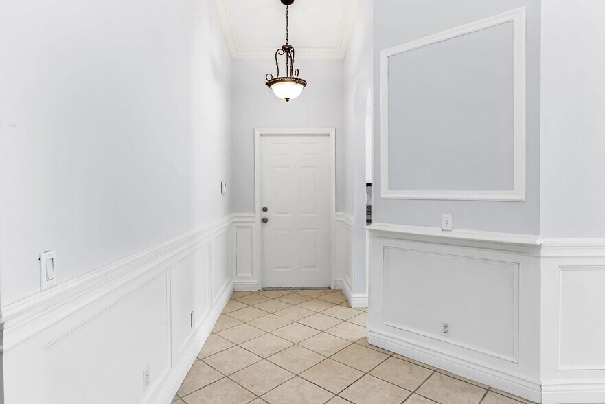 Building Photo - 7607 Colony Lake Dr