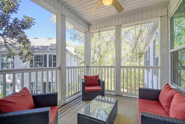 Building Photo - 148 Golfview Ln