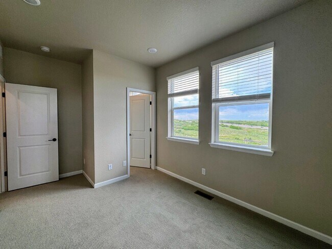 Building Photo - 7022 Doncaster Ct