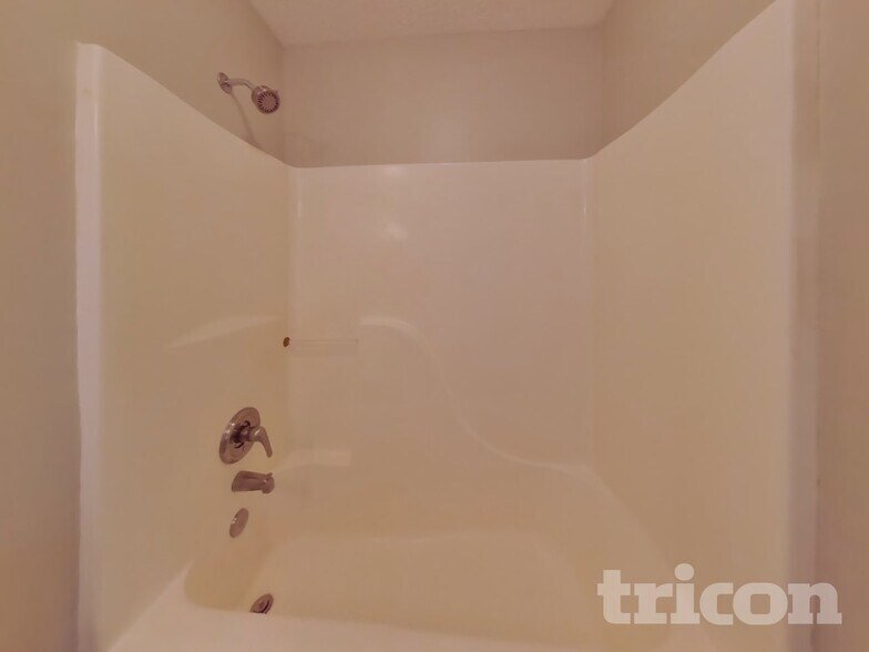 Building Photo - 1922 Kingen Dr