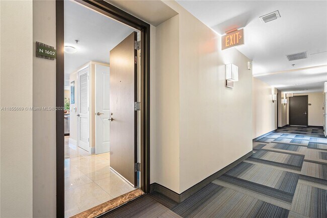 Building Photo - 2641 N Flamingo Rd