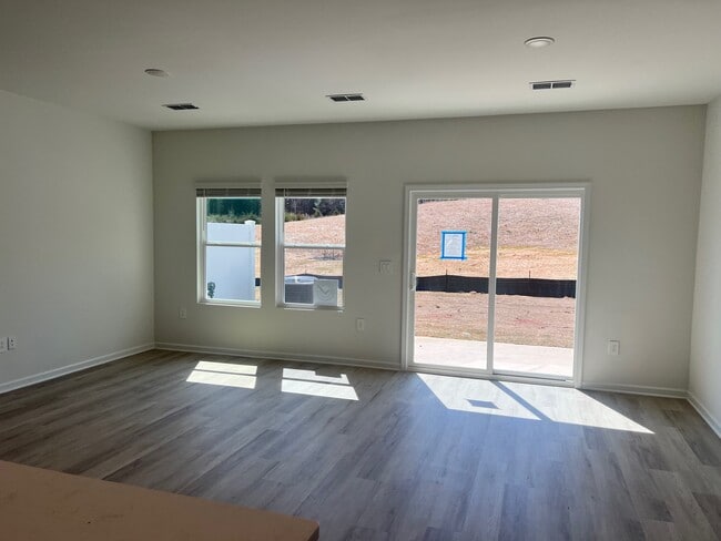 Building Photo - 1062 Winding Spg Dr