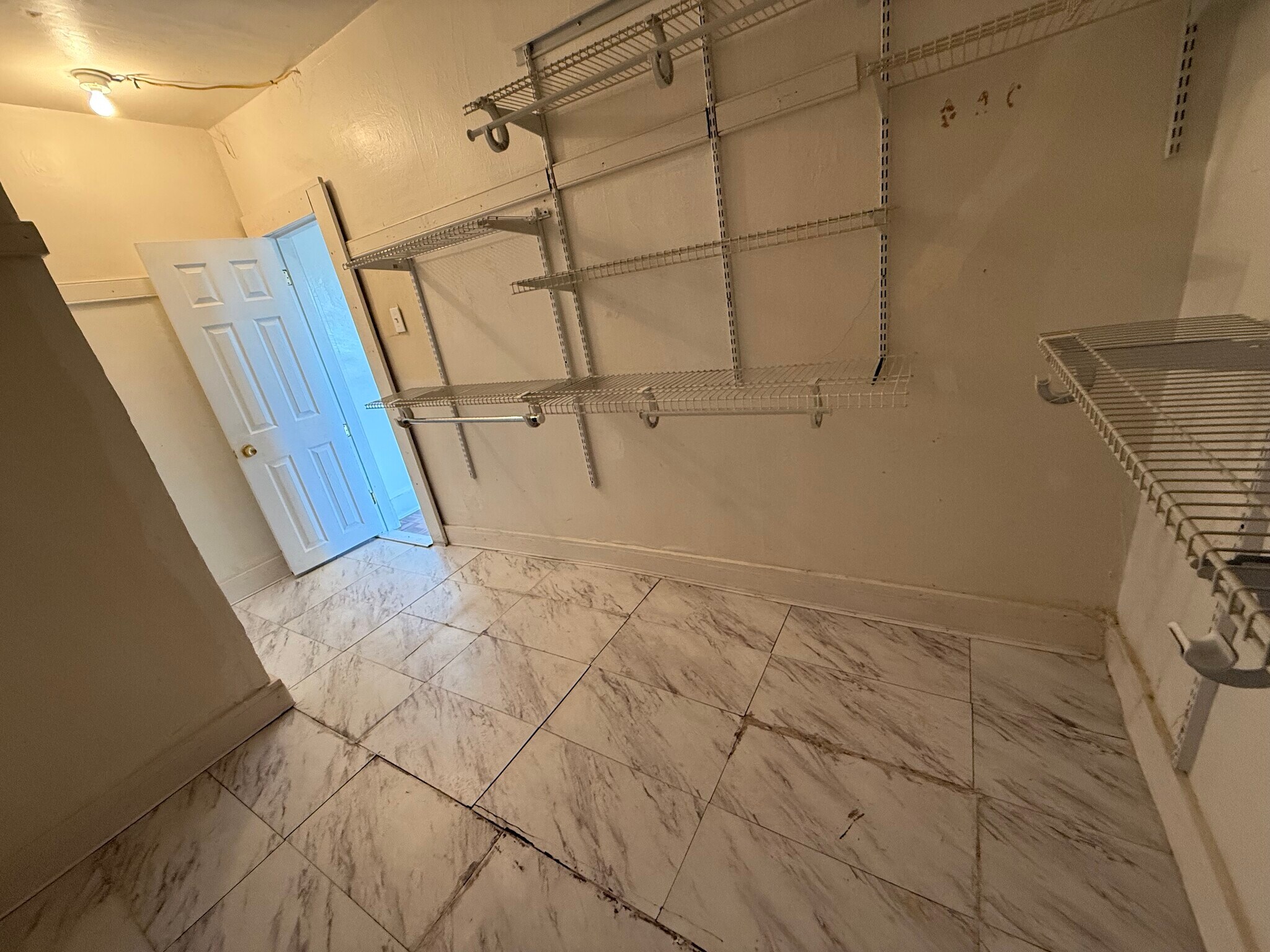 Building Photo - 115 Britannia St