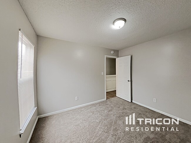 Building Photo - 2924 Dairywood Ln