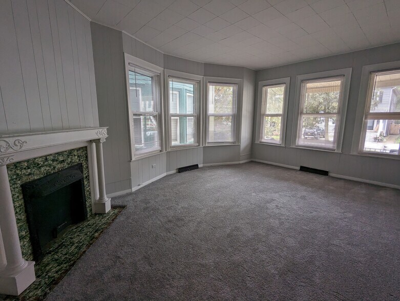 Building Photo - 576 Potomac Ave