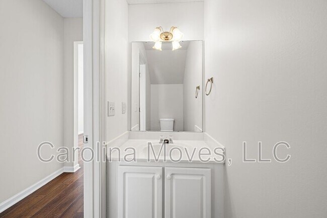 Building Photo - 106 Waterford Park Dr