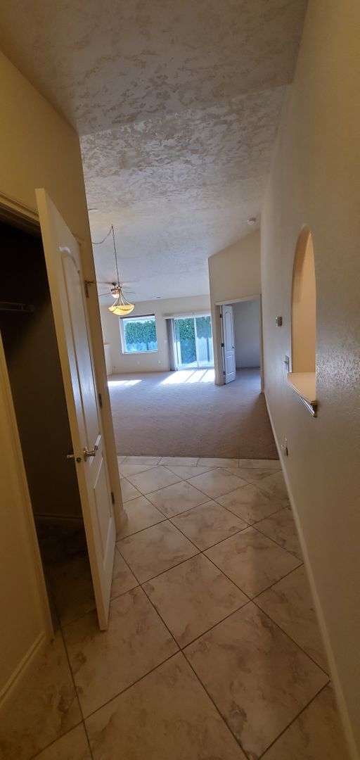Building Photo - 9616 Vincenzo Dr