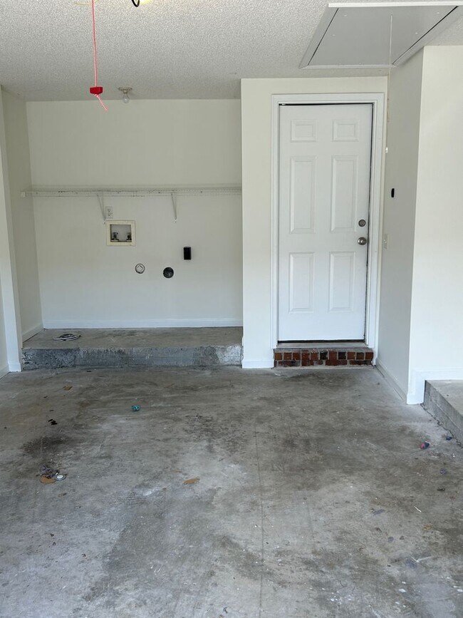 Building Photo - Mohawk Trail Townhomes-Southside Savannah