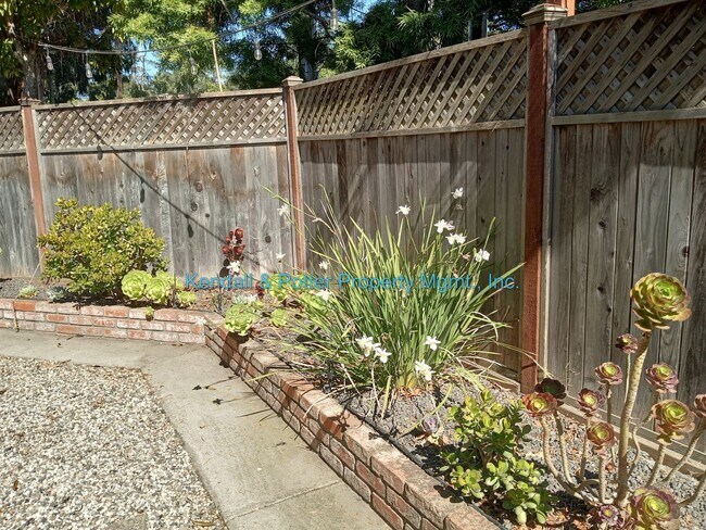 Building Photo - 5737 Soquel Dr