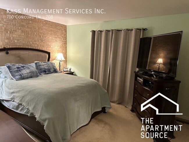 Building Photo - 700 Concord Ln