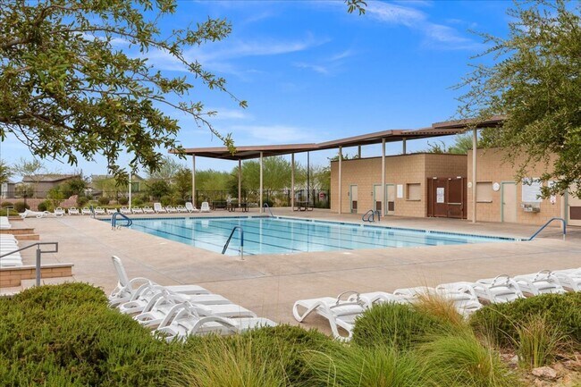 Building Photo - 900 Rosy Starling St