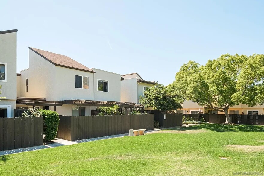 Front1 - 9595 Easter Way