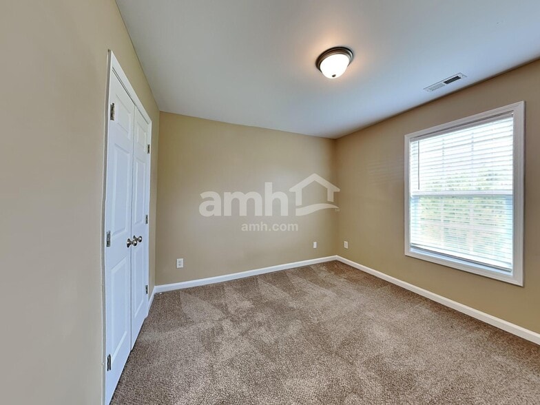 Building Photo - 1120 Rutledge Landing Dr