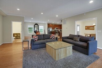 Building Photo - 6112 Wooten Dr