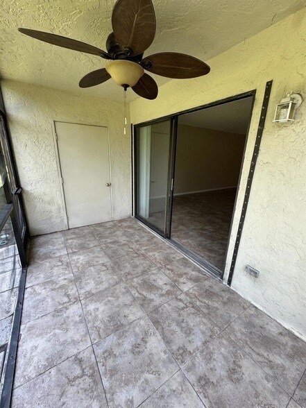 Building Photo - 1403 Lakeview Dr E