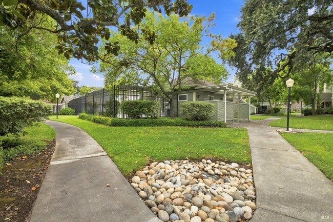Building Photo - 184 Agua Caliente Rd W