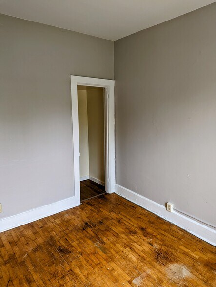 Front Bedroom & Closet - 2242 Dixon St