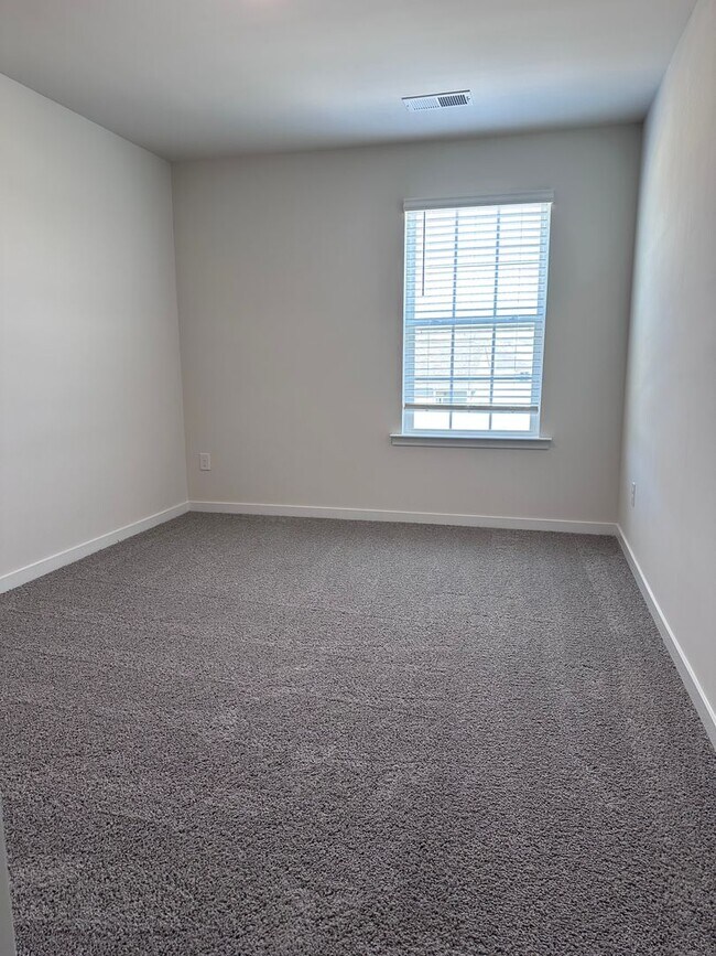 Building Photo - Brand-New  5-Bedroom Home in the Hamptons at Hickory with Modern Upgrades and Move-In Ready Comfort