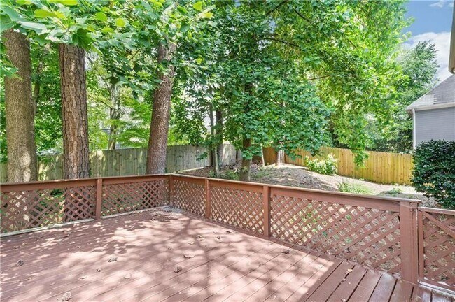 Building Photo - 919 Bridgegate Dr NE