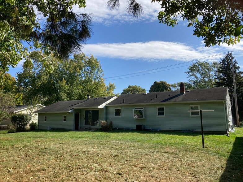 backyard - 422 W Melody Ave