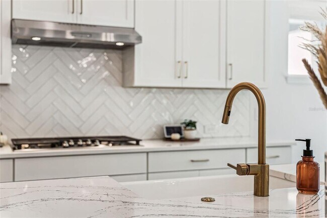 Building Photo - 534 Wishbone Ln