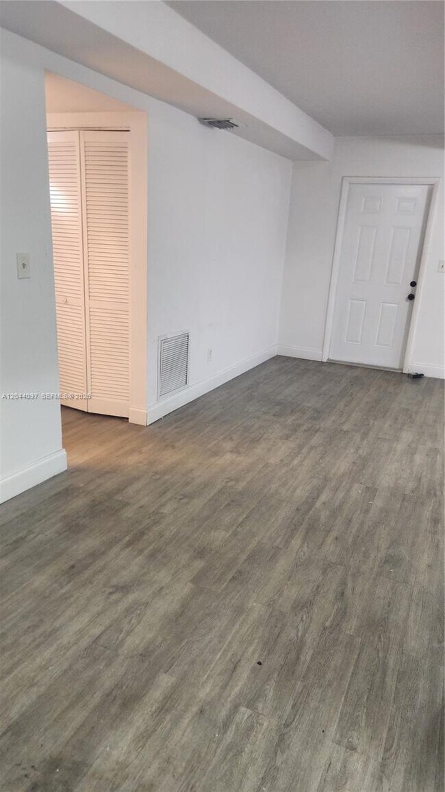 Building Photo - 1045 S Flagler Ave